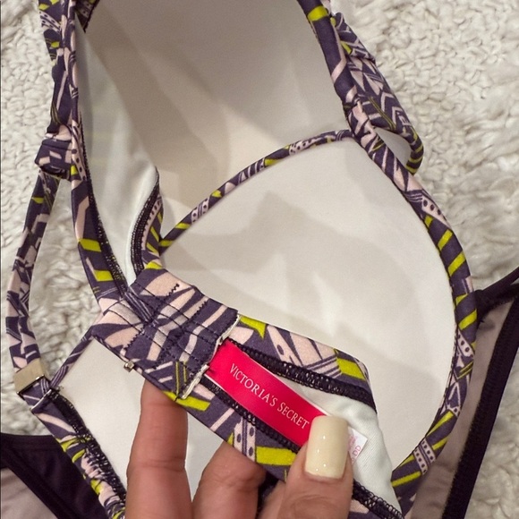 Victoria's Secret Purple Geometric Bikini - Picture 6 of 10